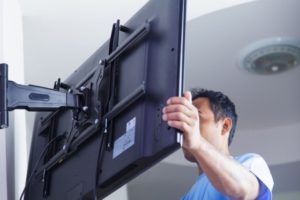 Установка телевизора на стену
